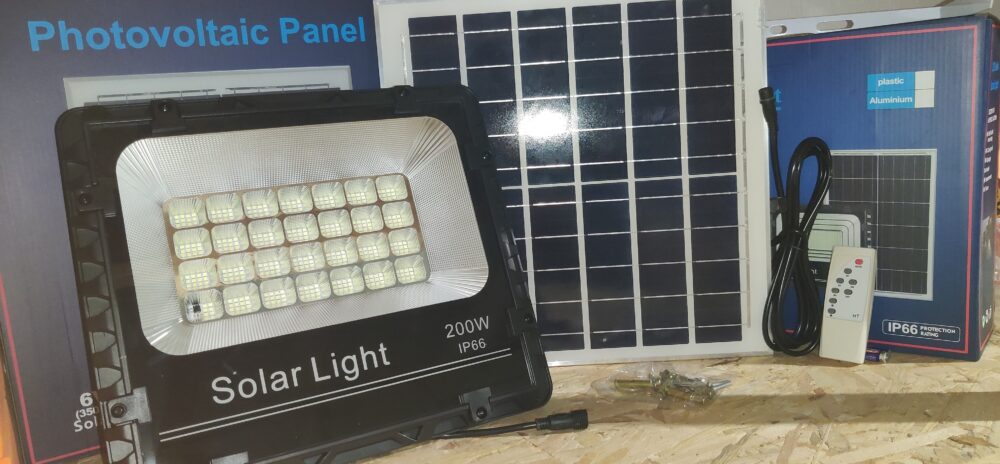 Ηλιακός Προβολέας LED 200Watt